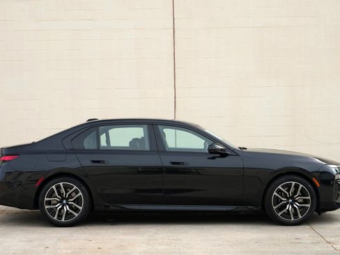 Used 2023 BMW 740i RWD image 67