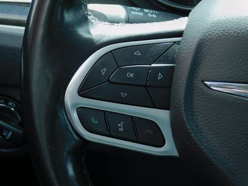 Used 2019 Chrysler 300 Limited w/ Safetytec Plus Group image 18