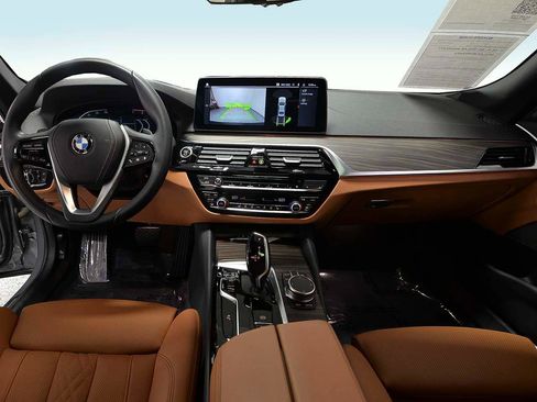 Certified 2023 BMW 530i w/ Premium Package image 12