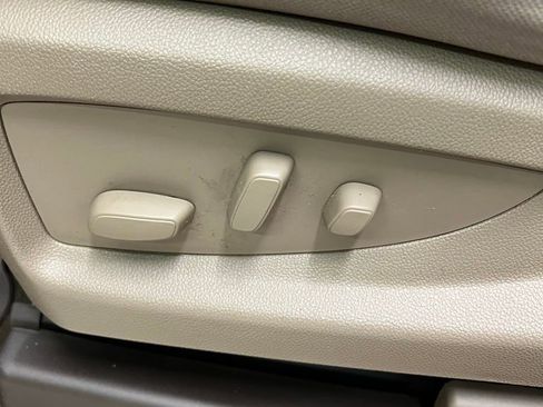 Used 2018 Chevrolet Silverado 1500 LT w/ Texas Edition image 17