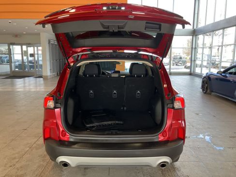 Used 2020 Ford Escape SE image 29