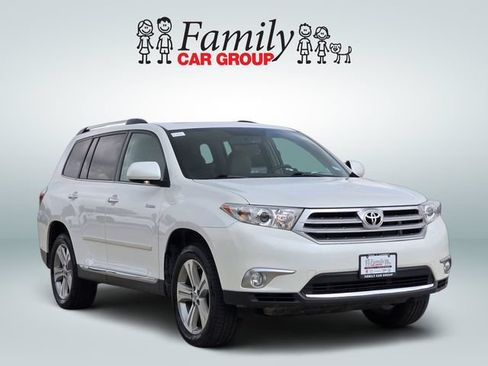 Used 2012 Toyota Highlander Limited w/ Tow Pkg FWD image 2