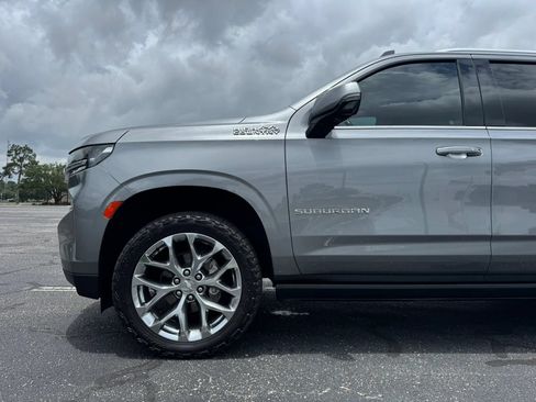Used 2021 Chevrolet Suburban High Country AWD/4WD image 10