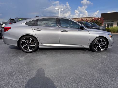 Used 2022 Honda Accord Sport image 6