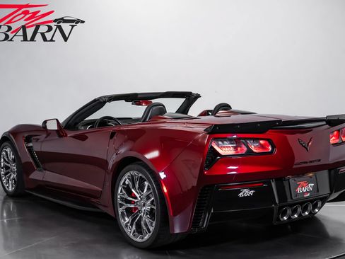 Used 2017 Chevrolet Corvette Z06 w/ Battery Protection Package RWD image 3