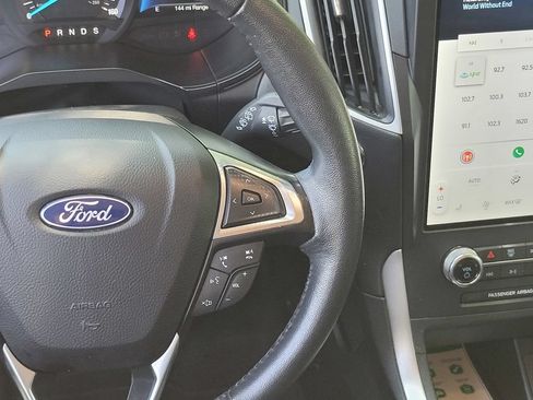 Used 2023 Ford Edge SEL AWD/4WD image 13