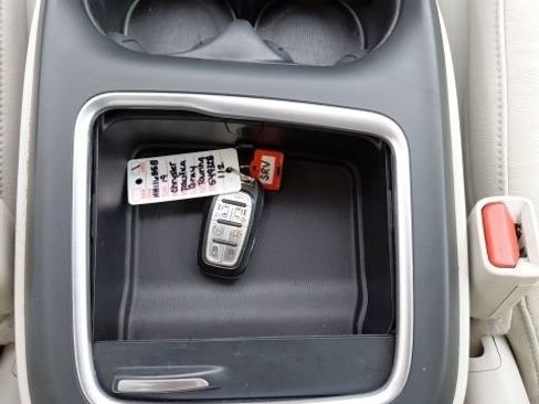 Used 2019 Chrysler Pacifica Touring-L Plus FWD image 21