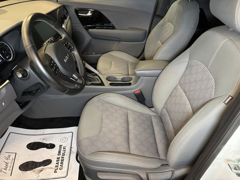 Used 2022 Kia Niro LXS image 20