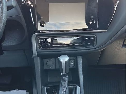 Used 2019 Toyota Corolla LE FWD image 11