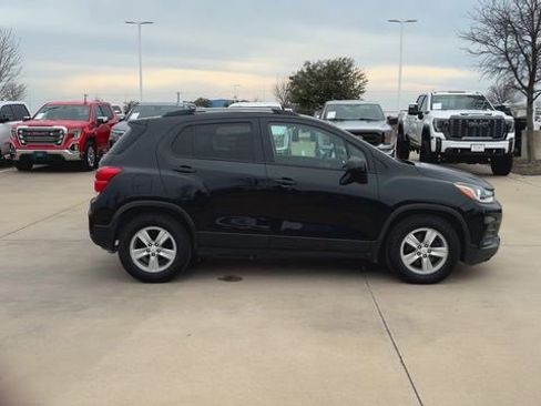 Used 2021 Chevrolet Trax LT image 9