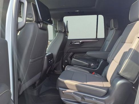 New 2026 Chevrolet Suburban Premier AWD/4WD image 20