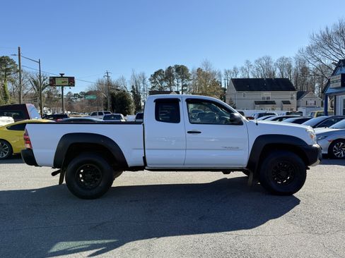 Used 2013 Toyota Tacoma 4WD Access Cab V6 AT (Natl) w/ Convenience Pkg image 4