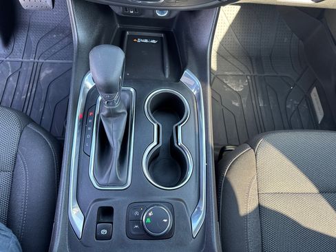 Used 2023 Chevrolet Traverse LT image 14