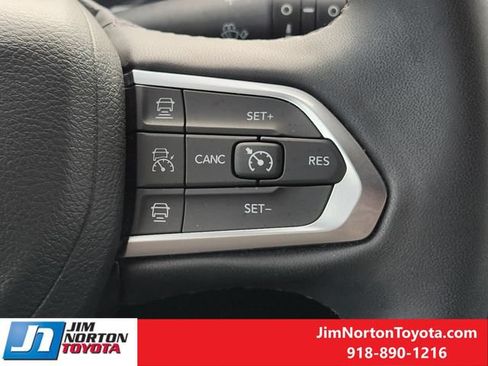 Used 2025 Jeep Compass Limited AWD/4WD image 29