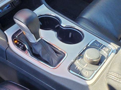 Used 2016 Jeep Grand Cherokee High Altitude AWD/4WD image 19