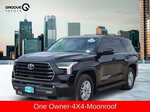 Used 2024 Toyota Sequoia SR5 w/ SR5 Premium Package AWD/4WD image 1