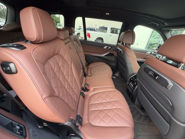 Used 2026 BMW X7 xDrive40i w/ M Sport Package AWD/4WD image 22