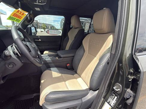 Used 2024 Lexus GX 550 AWD/4WD image 19