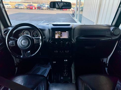 Used 2017 Jeep Wrangler Unlimited Sahara image 15