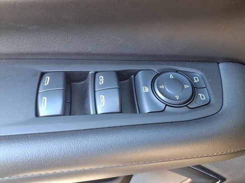 Used 2025 Chevrolet Tahoe LT image 12