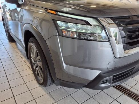 Used 2023 Nissan Pathfinder SV FWD image 23
