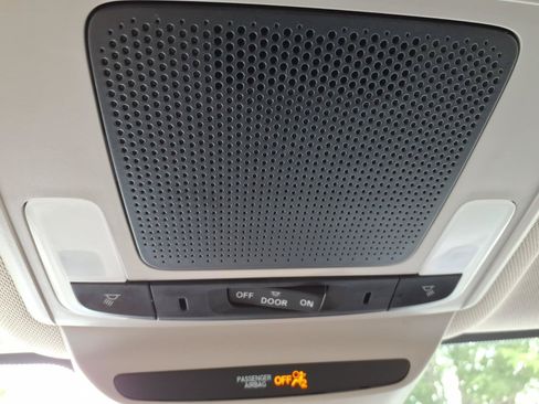Used 2023 Honda HR-V LX image 21