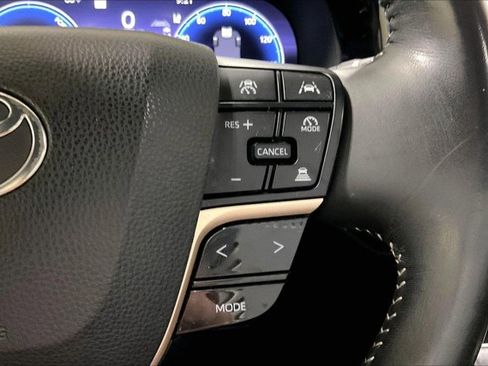 Used 2024 Toyota Crown AWD/4WD image 19