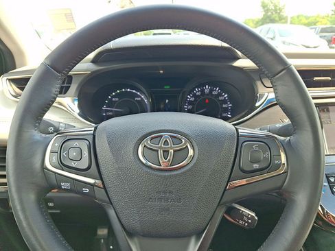 Used 2014 Toyota Avalon Limited FWD image 17