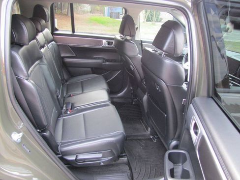 Used 2025 Hyundai Santa Fe SEL FWD image 16