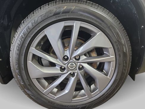 Used 2016 Nissan Rogue SL AWD/4WD image 40