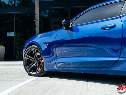 Used 2019 Chevrolet Camaro SS RWD image 31