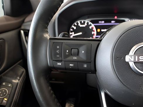 Used 2023 Nissan Rogue SL w/ SL Premium Package image 17