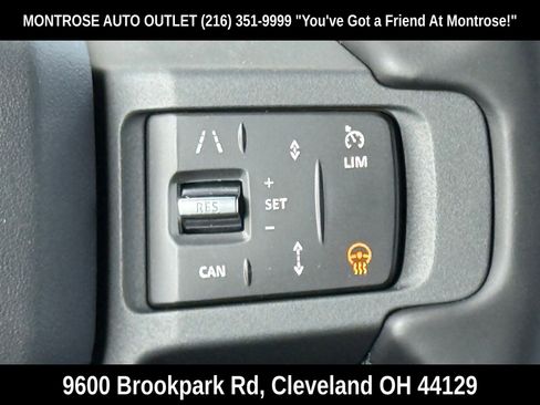 New 2025 Land Rover Defender 110 X-Dynamic SE image 31