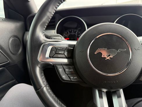 Used 2022 Ford Mustang Premium RWD image 10