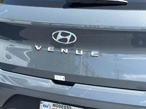 Used 2025 Hyundai Venue SEL FWD image 25