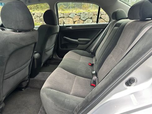 Used 2004 Honda Accord LX image 11