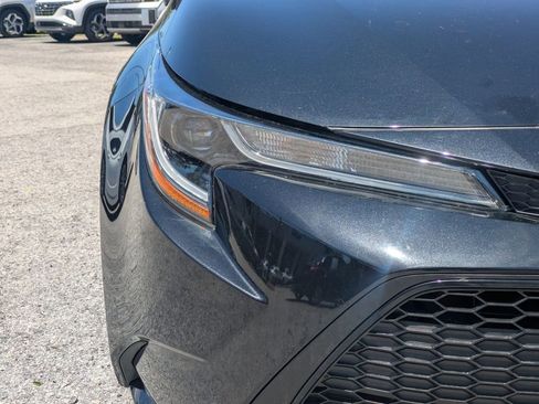 Used 2020 Toyota Corolla LE image 9