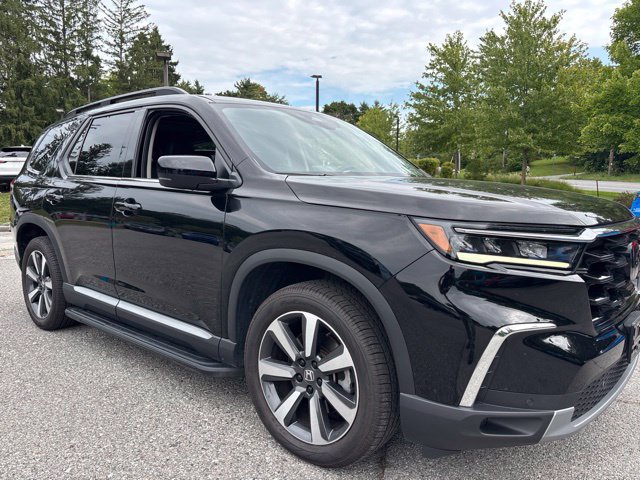 Certified 2023 Honda Pilot Touring image 11