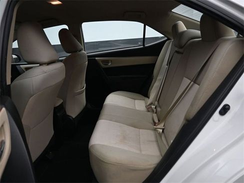 Used 2015 Toyota Corolla LE image 13
