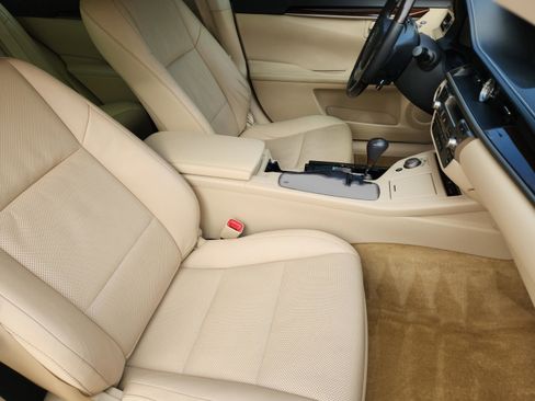 Used 2015 Lexus ES 350 w/ Luxury Package FWD image 28