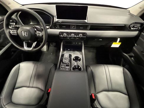 New 2026 Honda Pilot Touring image 16