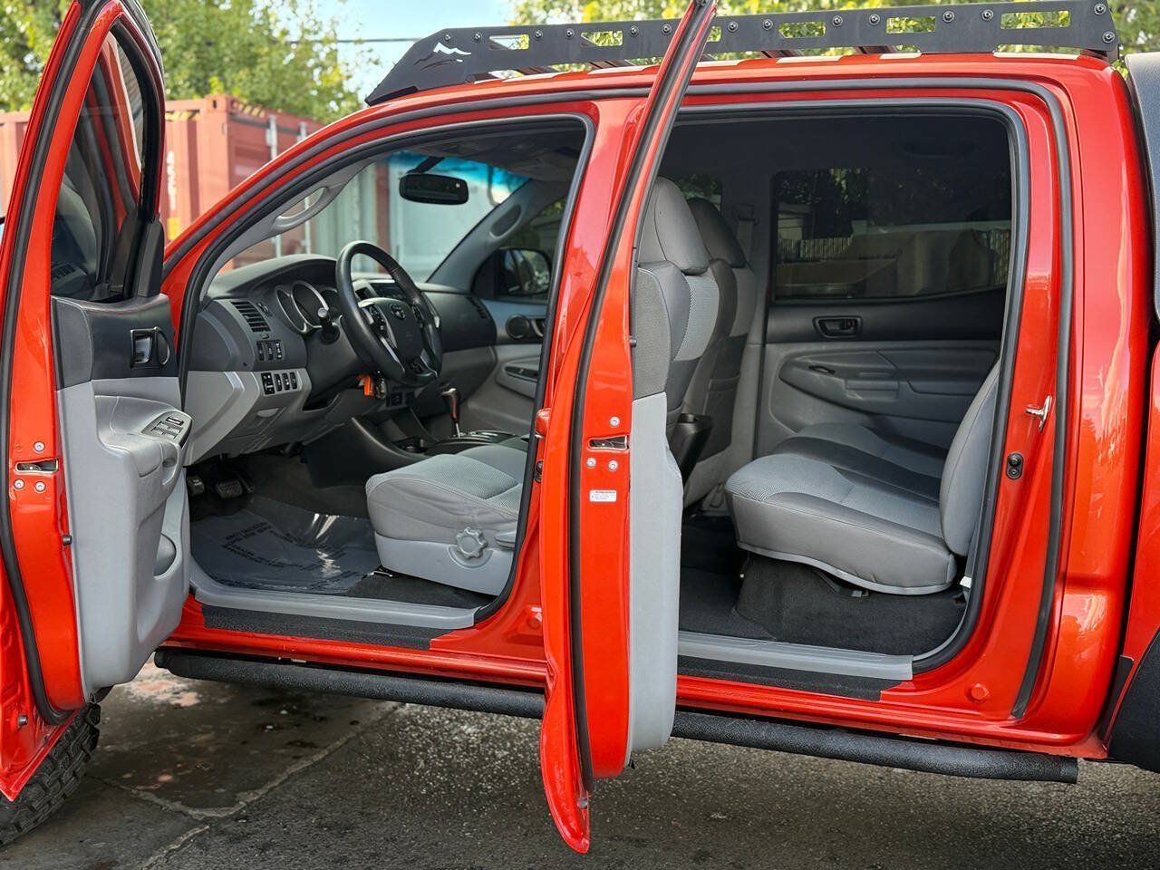 Used 2015 Toyota Tacoma TRD Pro w/ Off Road Towing Package AWD/4WD image 23