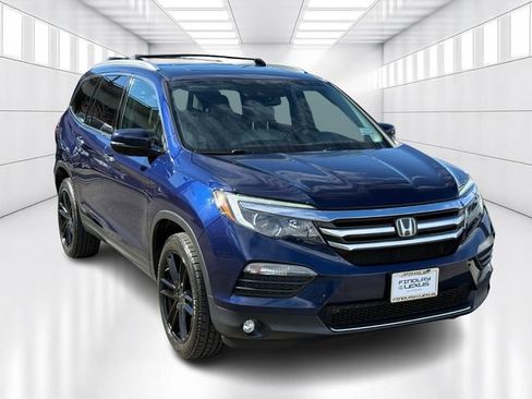 Used 2017 Honda Pilot Elite image 3
