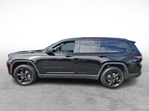 Used 2023 Jeep Grand Cherokee L Laredo AWD/4WD image 2