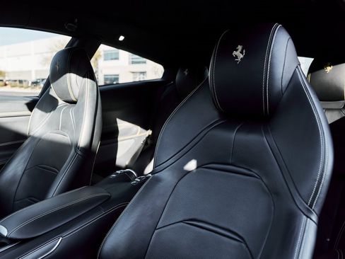 Used 2018 Ferrari GTC4Lusso T image 44