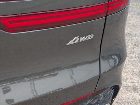 Used 2025 Genesis GV70 2.5T AWD/4WD image 23