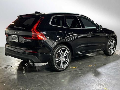 Used 2019 Volvo XC60 T5 Momentum w/ Protection Package Premier AWD/4WD image 3
