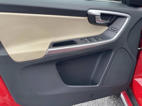 Used 2011 Volvo XC60 3.2 R-Design image 12