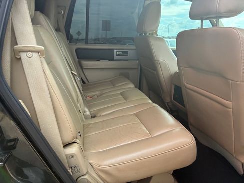 Used 2015 Ford Expedition XLT w/ Equipment Group 201A RWD image 29