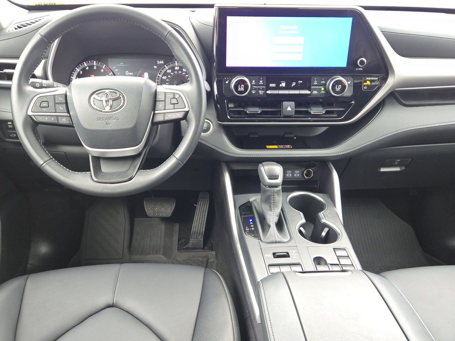 Certified 2026 Toyota Highlander XLE AWD/4WD image 12